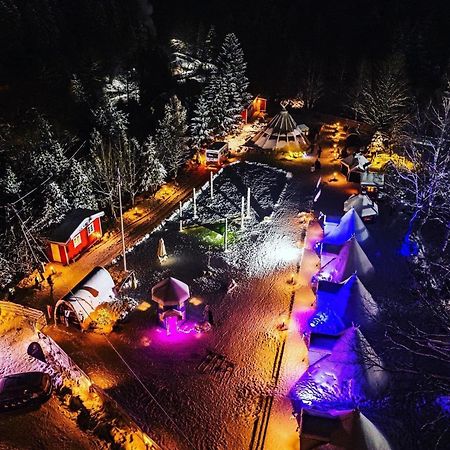 Готель Finska Wioska Kalevala Боровіце Екстер'єр фото